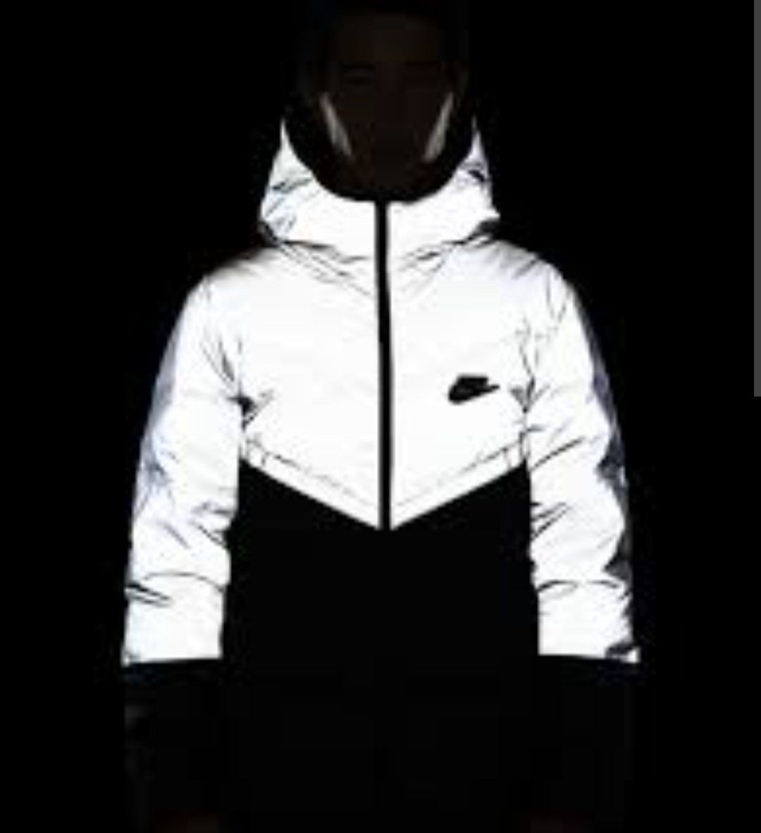 Nike Giacche: Nike Sportswear VINTAGE Windrunner Reflective Gr.M – Usato da Aarau venduto da dlo_6vxn