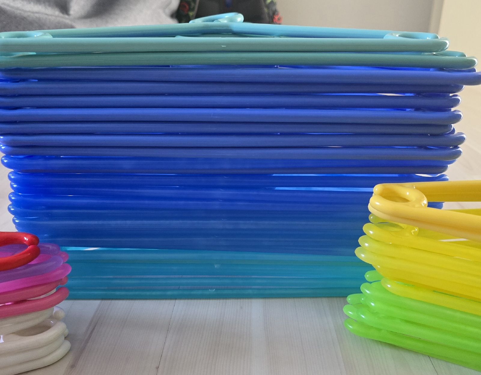 Appendiabiti: 89 Stk Kinderkleiderbügel – Usato da Murgenthal venduto da schnaeppli1.0 2