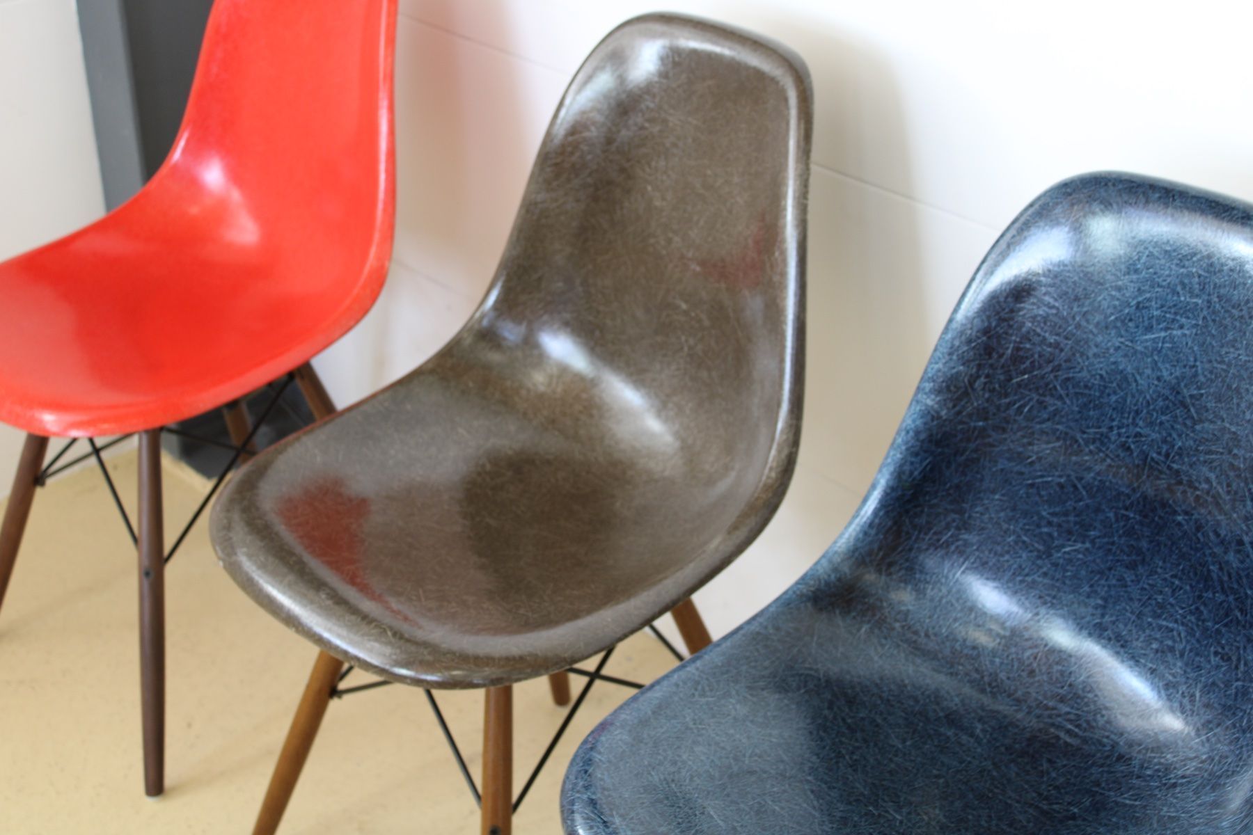Herman Miller Stühle: Eames Fiberglas Stühle, Hermann Miller – Gebraucht aus Meinisberg von atelier_TILIJA 1