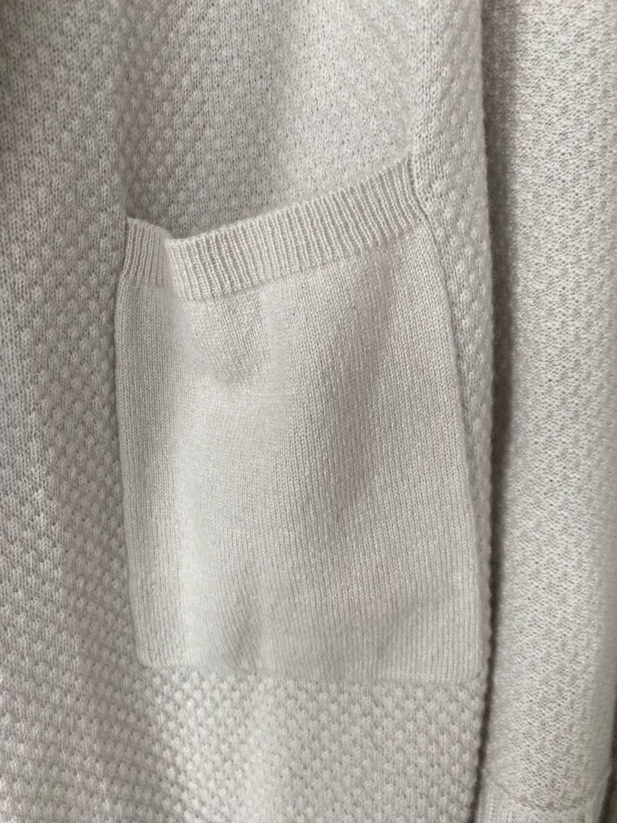 Allude Vestes: ALLUDE Strickjacke Kaschmir hellgrau/beige Gr.L  – D'occasion à Schaffhausen par Fie 1