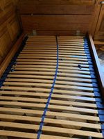 Robustes 120cm Bett Massivholz mit Matratze,  top Zustand