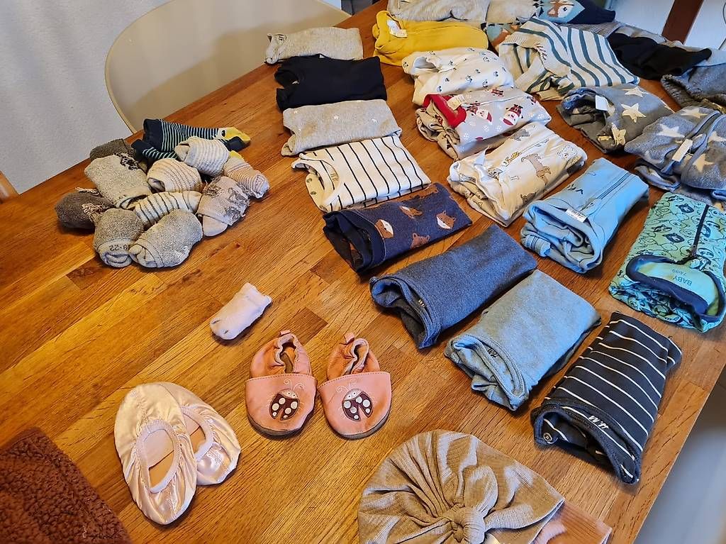 Kleiderpakete & -sets: Kinderkleider Gr. 80 – Gebraucht aus La Heutte von tau_5vvl 3