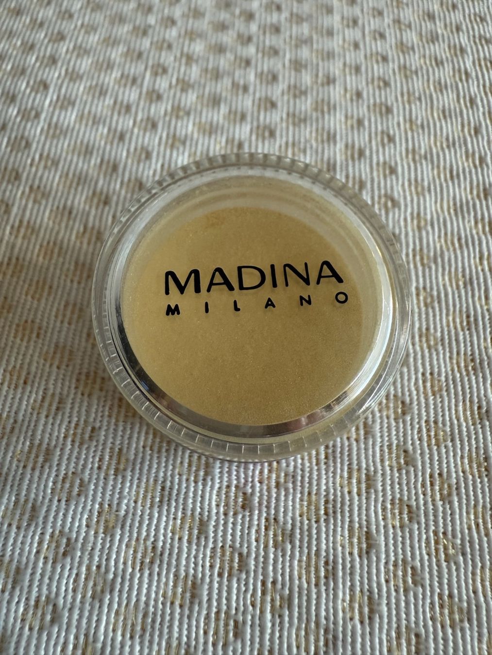 Make-up: Madina - eyeshadow – Usato da Sion venduto da accroshoes