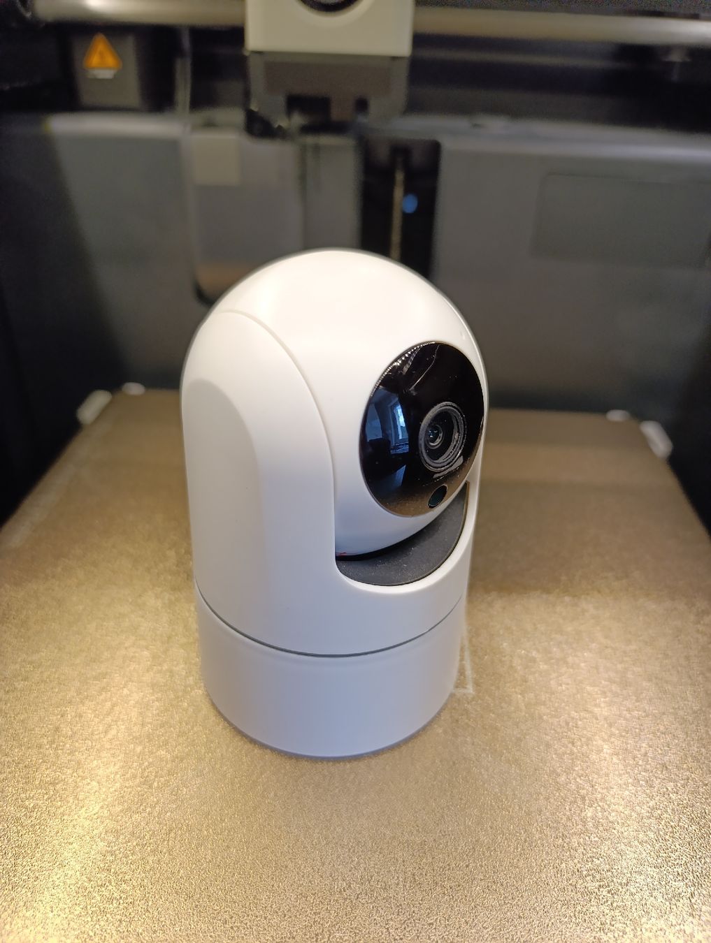 Webcam: HD WebCam mit Wand/Deckenhalter +USB-Kabel Micro+Speaker! – Usato da Grellingen venduto da Antares-BL