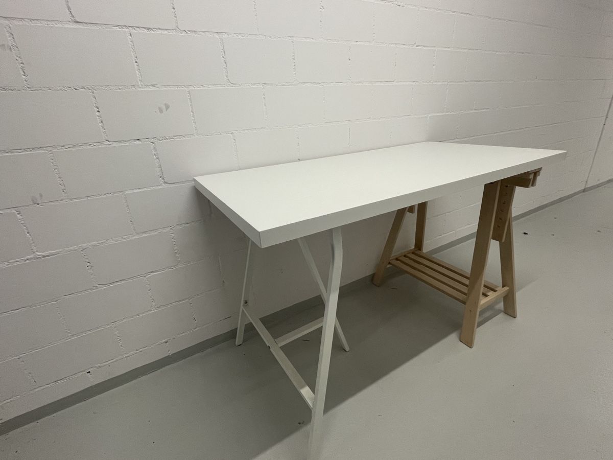 Ikea Scrivanie: Schreibtisch – Usato da Hausen am Albis venduto da mon_8v9f 3