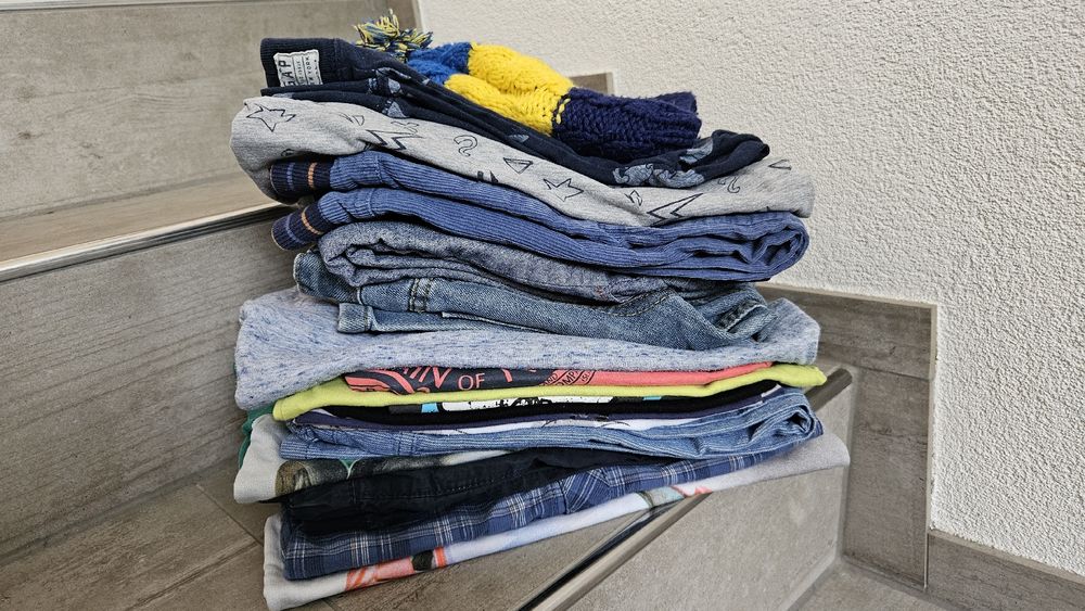 Ensembles coordonnés: Kleiderpaket Junge 3-4 jährig – D'occasion à Balgach par Floeru84