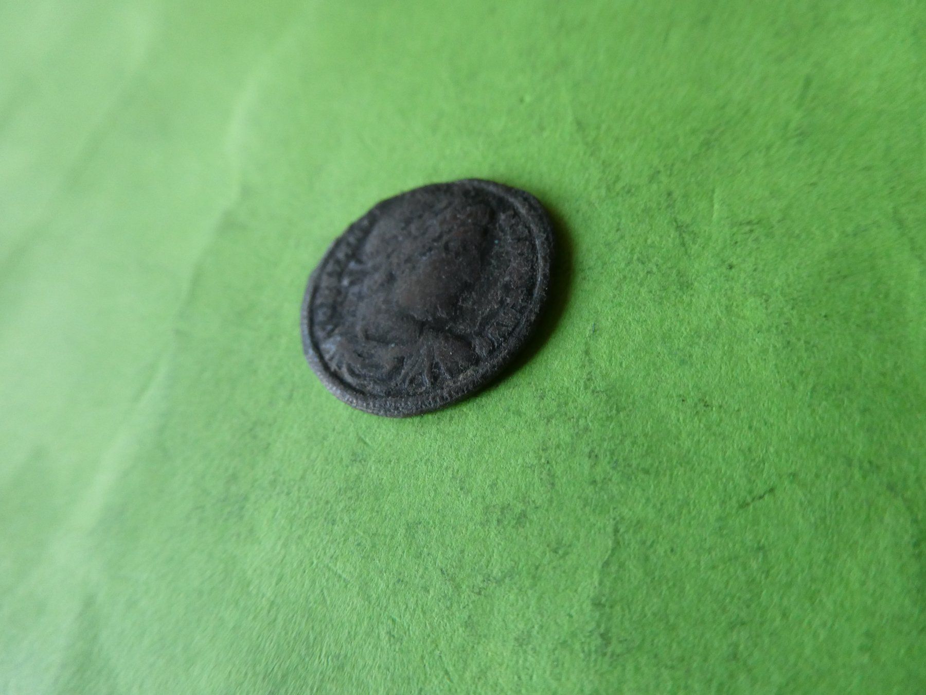 Alle Münzen: uralte Bronzemünze    18 mm     2.31 g – Gebraucht aus Hinterforst von Rohusri 1
