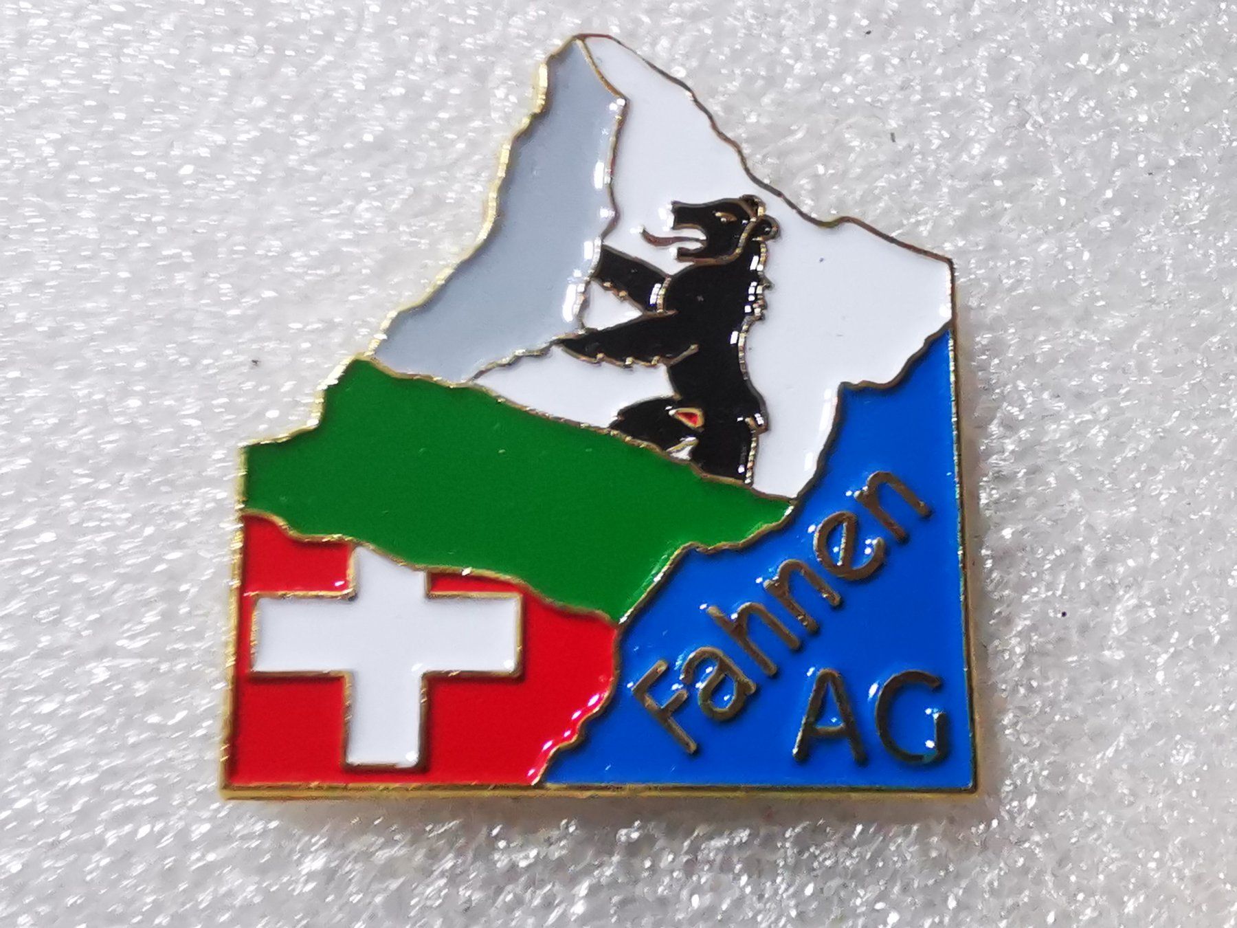 Placchette & Badge: Ansteckpin 116: Fahnen AG – Usato da Oppligen venduto da Pin-Fall-Shop