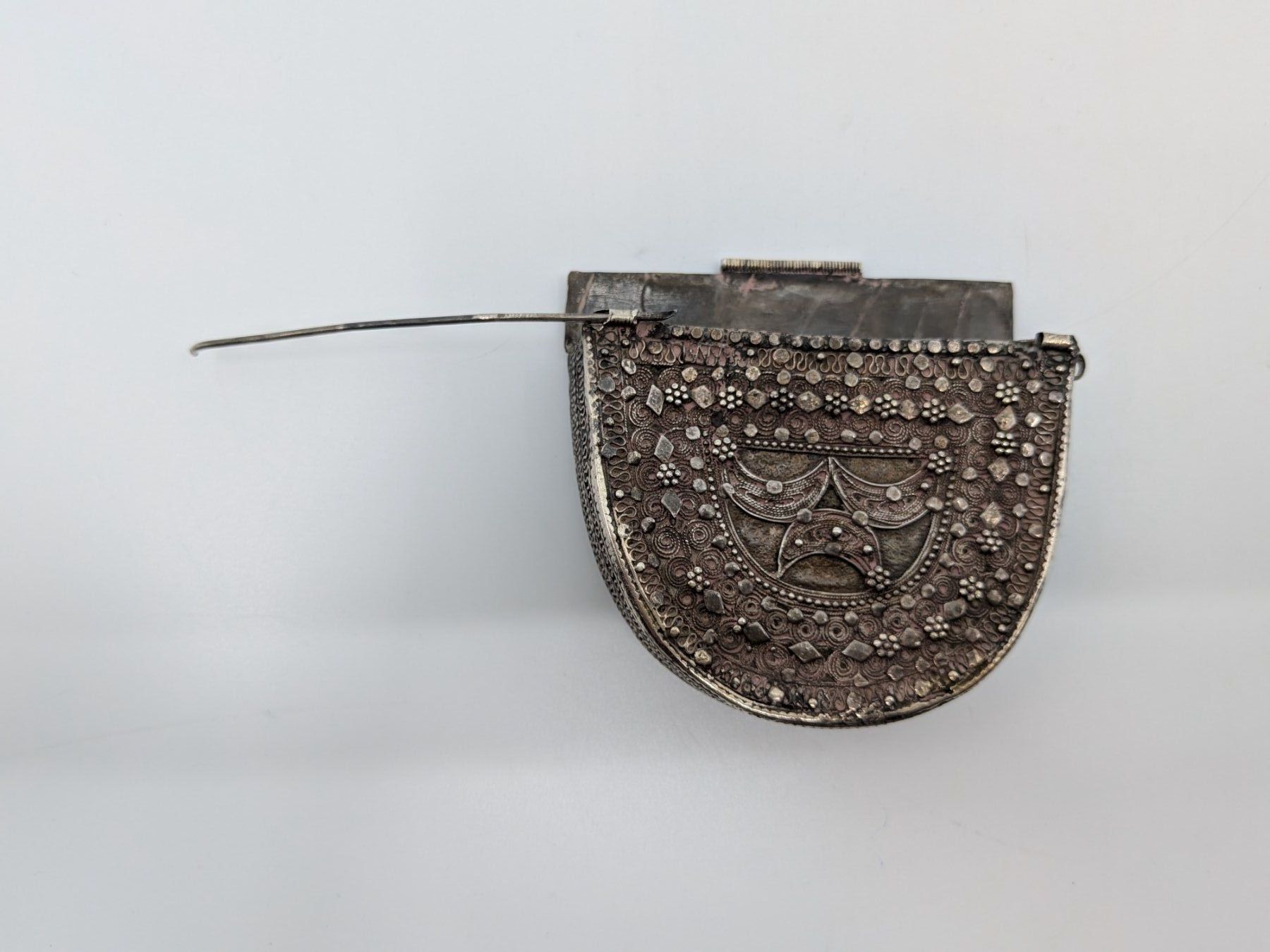 Skulpturen & Statuen: Antike Gürteltasche Silber oder versilbert – Gebraucht aus Emmen von Brockofsky 5