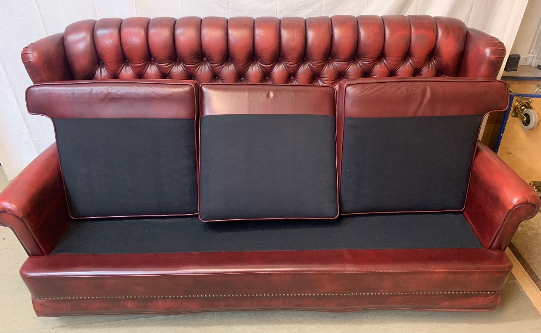 Divani: 3er Sofa mit Höcker, Echtleder, Chesterfield Style! – Usato da Brunnen venduto da Allerwaren 8