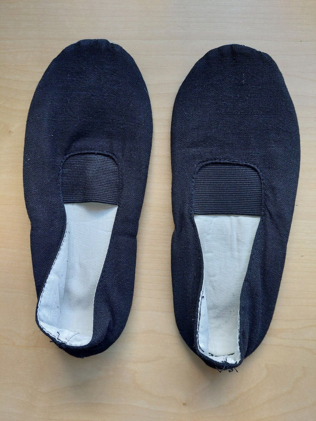 Schuhe für Jungen: Gymnastikschuhe, schwarz, Gr.33 – Gebraucht aus Sarnen von Goldesel 1