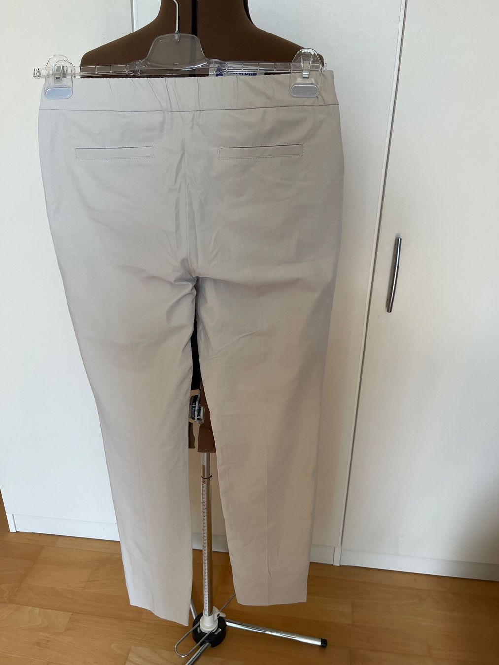 Pantaloni: Laurèl Damenhose beige, Gr 36 – Usato da Meggen venduto da tulipe21 1