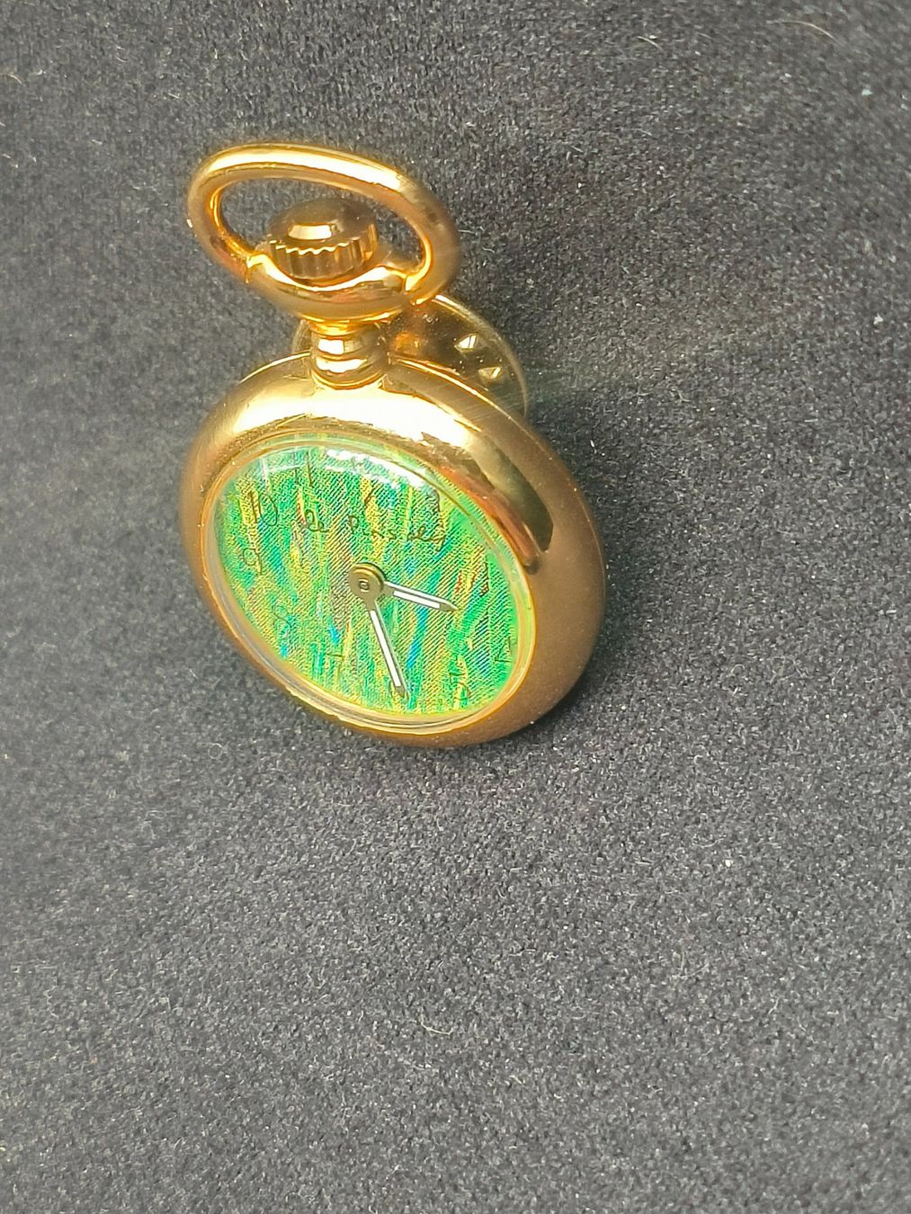 Orologi: Pin's Oly – Usato da La Chaux-de-Fonds venduto da curtitswisswatches 3