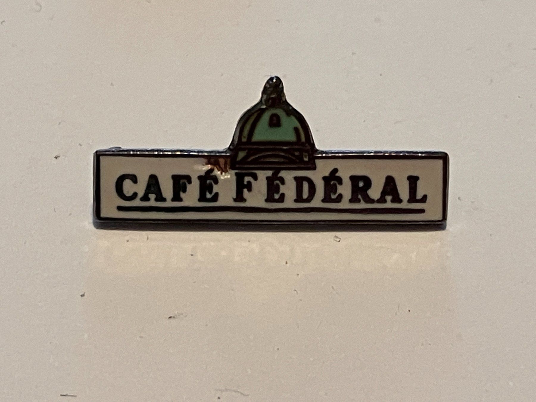Placchette & Badge: 1 Pin Cafe Federal – Usato da Basel venduto da djwwpp