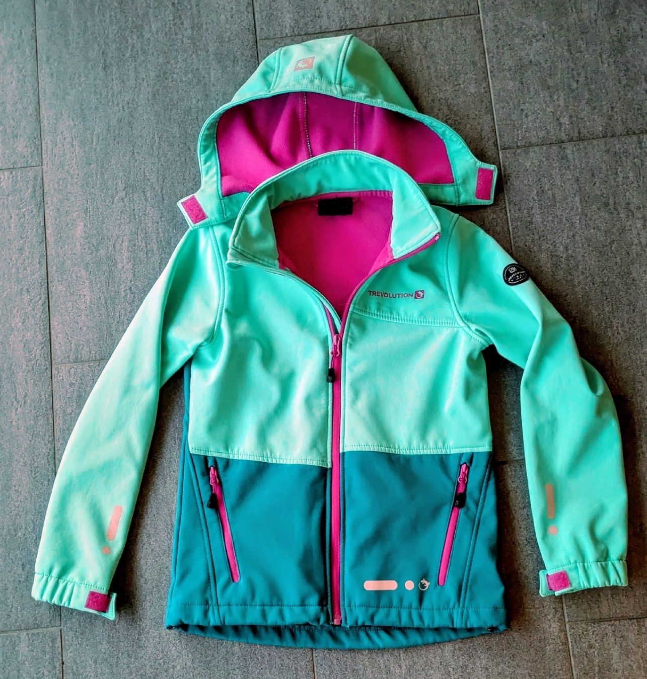 Trevolution Vestes & Manteaux: Softshelljacke Trevolution Gr. 140 – D'occasion à Unterengstringen par Alf