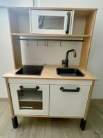 Cuisine enfant en bois avec accessoires et micro-ondes