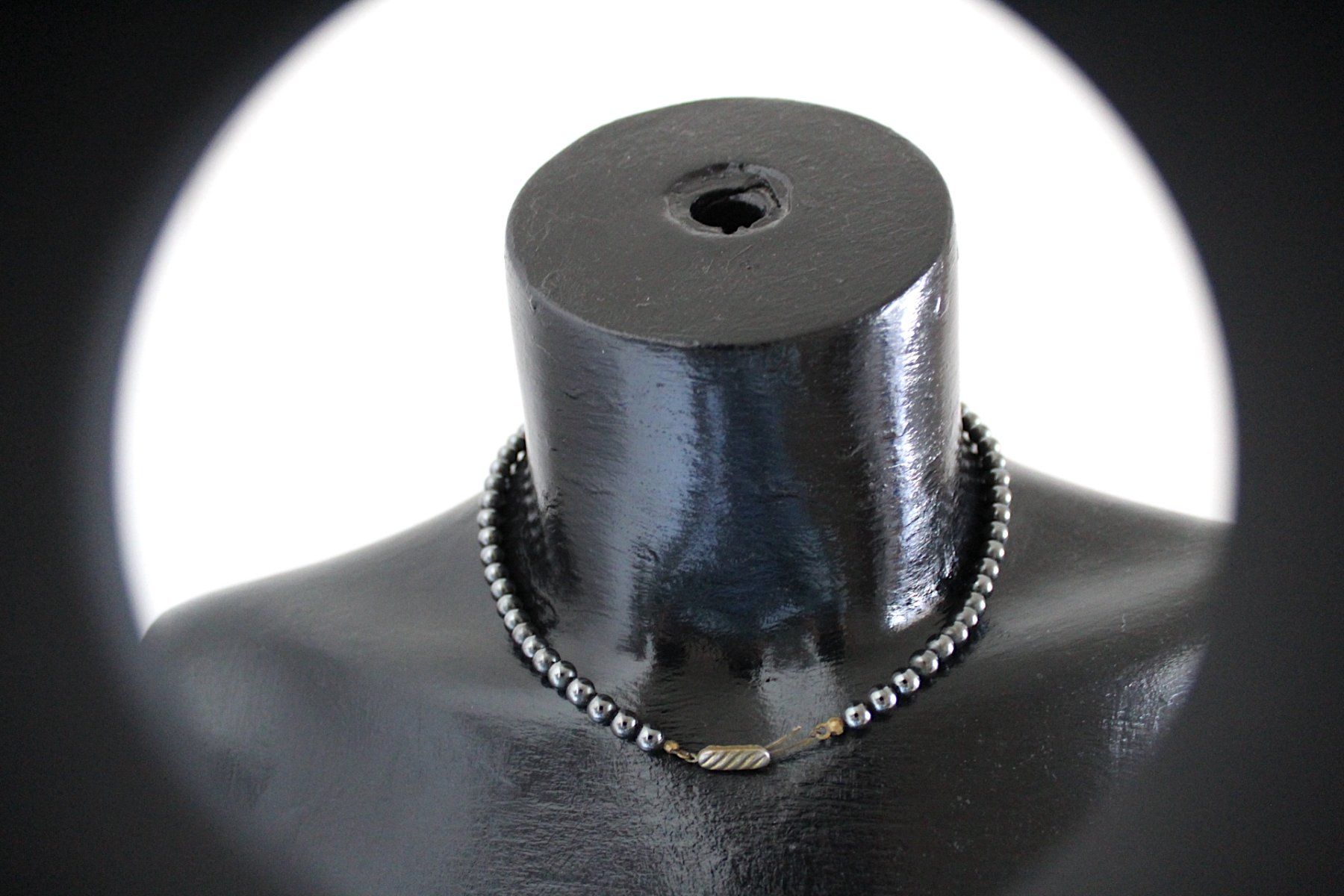 Catenine: Vintage Hämatit Perlen Kette mit Strassstein module – Usato da Locarno venduto da madame-tus-sauds 2