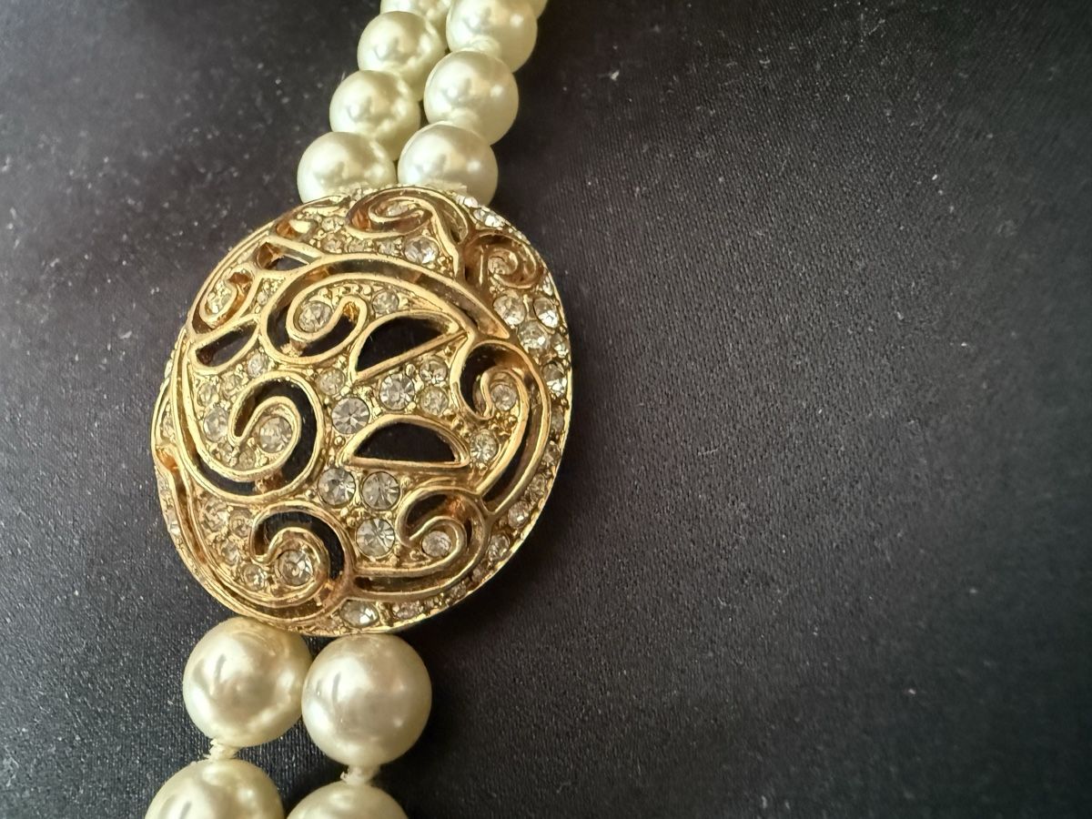 Catenine: Vintage Perlenkette mit Medaillon – Usato da Lamone venduto da LaCantinaMagica 7