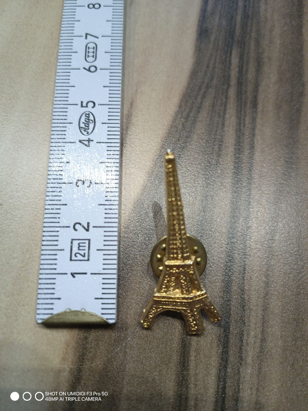 Placchette & Badge: Pin Eiffelturm Paris Badge – Usato da Aarwangen venduto da to-hirschi 1