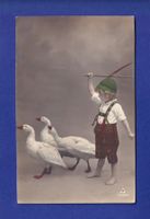 ENFANT - Jeune garçon et oies