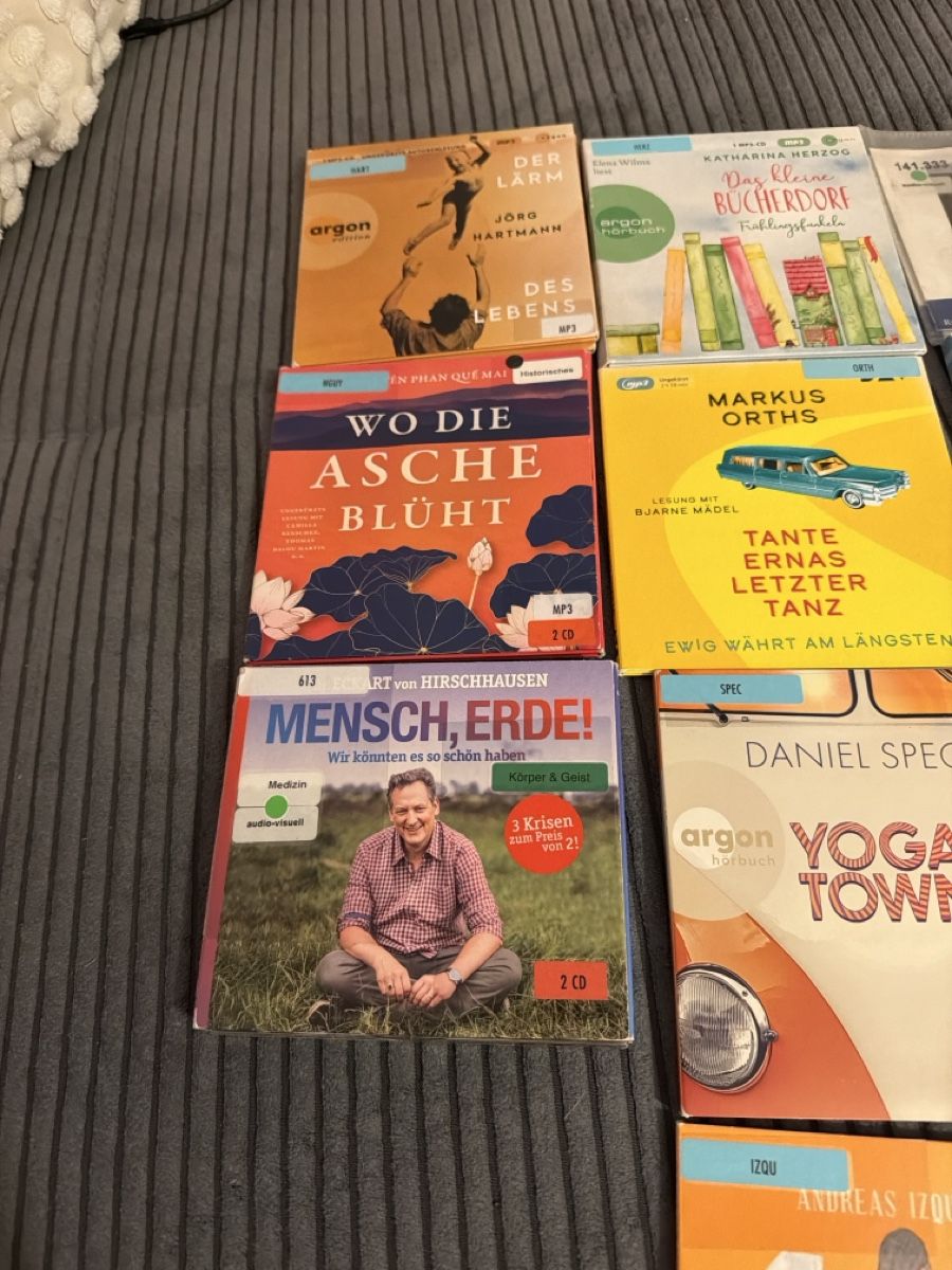 Audiolibri: 10 Hörbücher  – Usato da Wahlen b. Laufen venduto da Salome7 1
