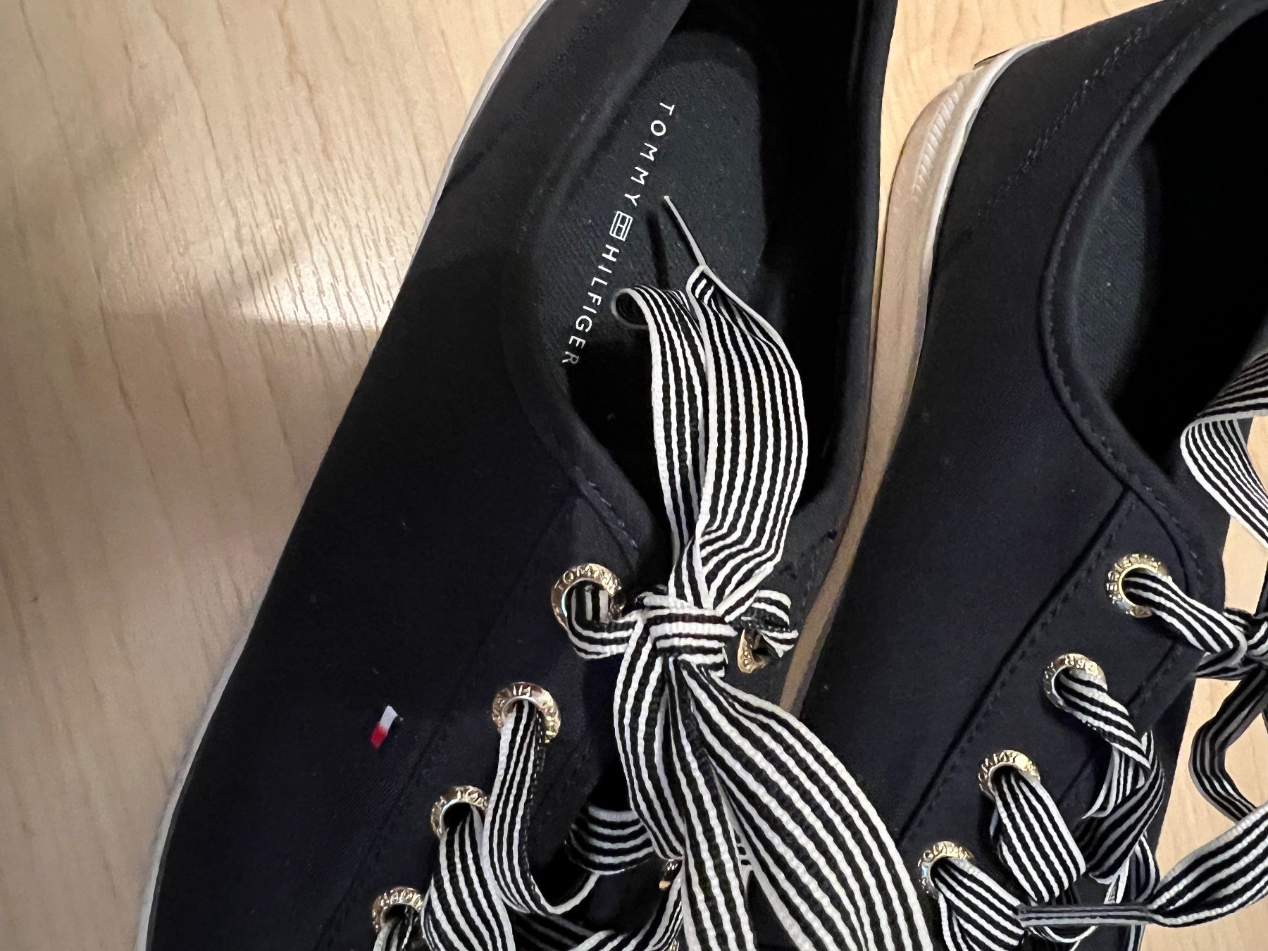 Tommy Hilfiger Scarpe da donna: Tommy Hilfiger Sommer Schuhe – Usato da Zug venduto da Natatu 1