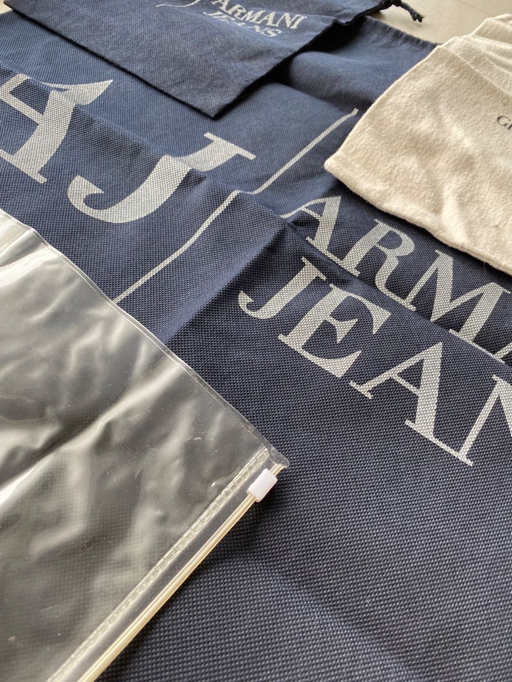 Armani Borse: 4x Beutel ARMANI – Nuovo (secondo la descrizione) da niederbipp venduto da Esbenz 8