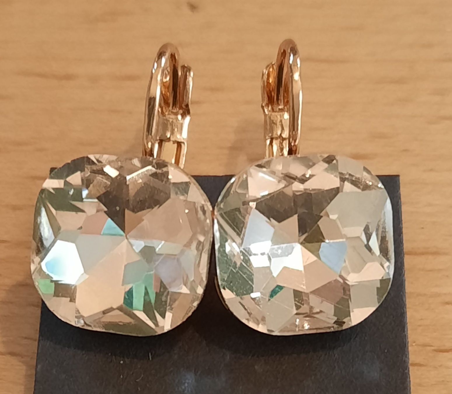 Orecchini pendenti & Orecchini a lobo: Ohrringe mit glitzerndem Glasstein – Nuovo (secondo la descrizione) da Uster venduto da sista-esta