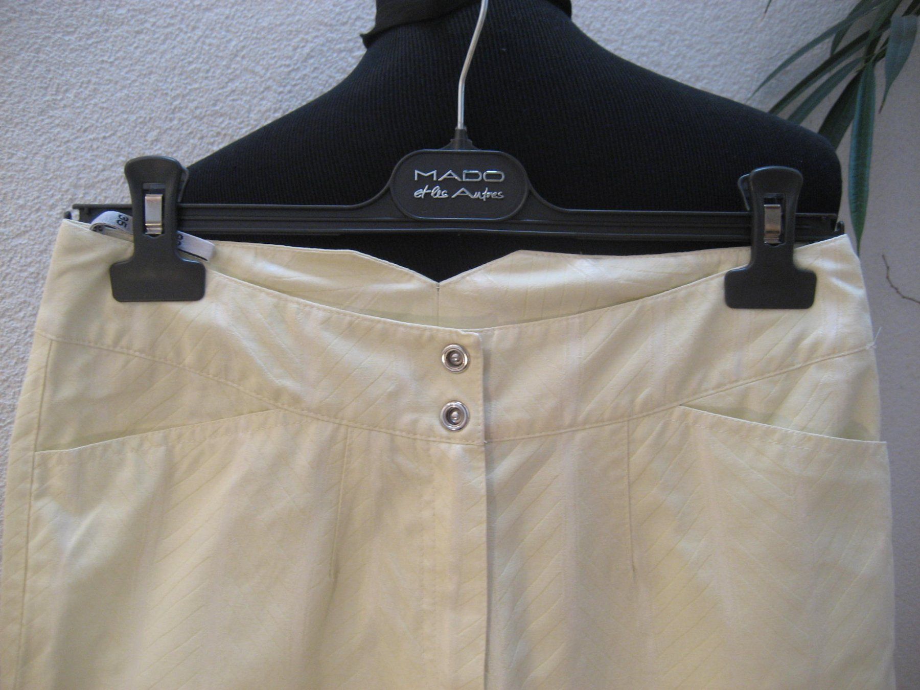 Pantaloni: Pantalon Tuzzi taille 36, neuf – Nuovo e nell'imballaggio originale da Delémont venduto da marryb 1