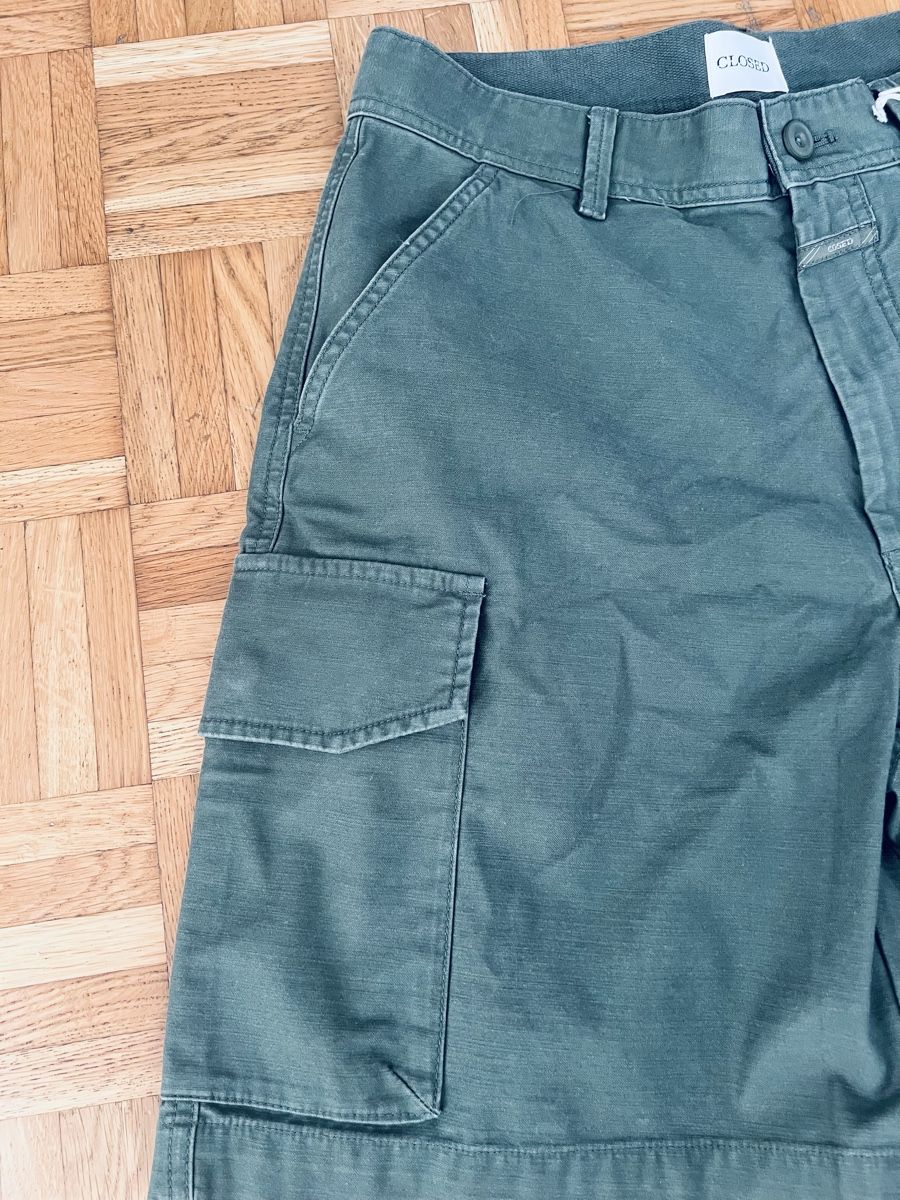 Closed Pantaloni: Neue Closed Herren Cargo Bermuda Shorts – Nuovo (secondo la descrizione) da Zürich venduto da Walllstreet 5