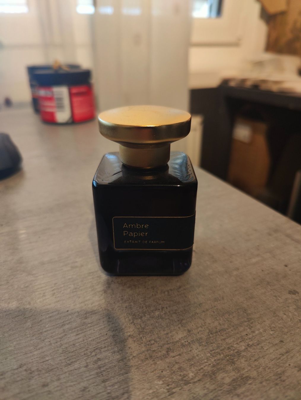 Parfum & Eau de Toilette: Atelier Materi, Ambre Papier – Gebraucht aus dübendorf von Omitna-Perfumes