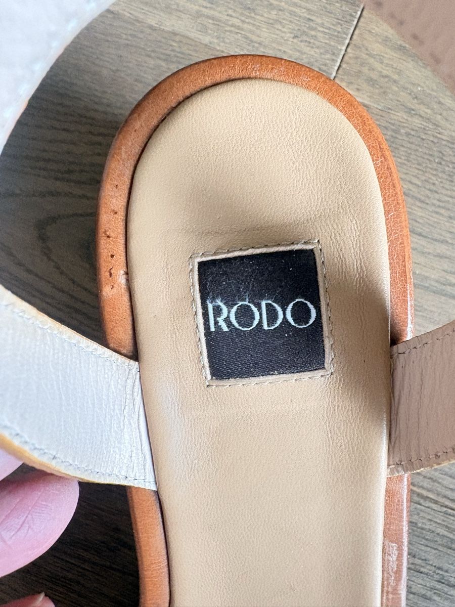 Scarpe da donna: Rodo Sandale mit Plateau und Strass Gr 40 beige – Usato da Sorengo venduto da Bipfi 5