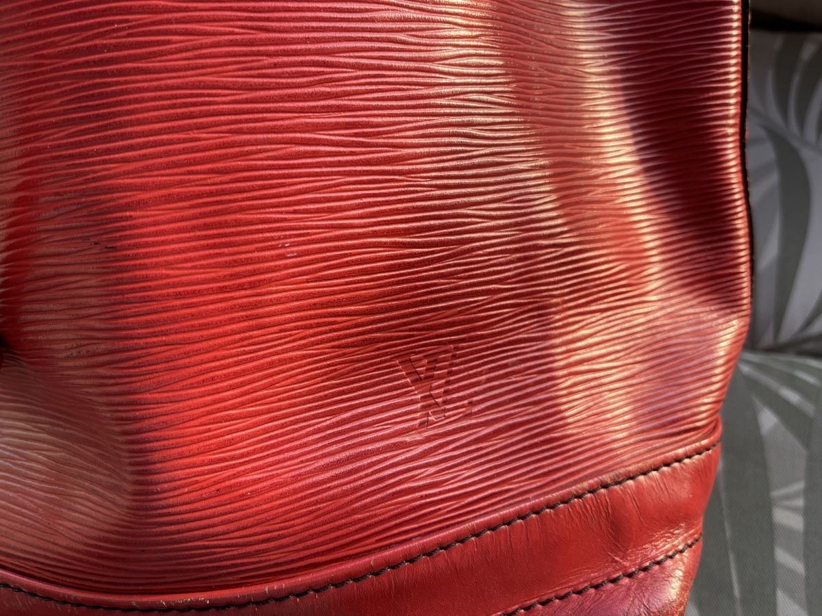 Louis Vuitton Borse da donna: Sac Noé Louis Vuitton rouge  – Usato da Lutry venduto da tat_2zxq 5