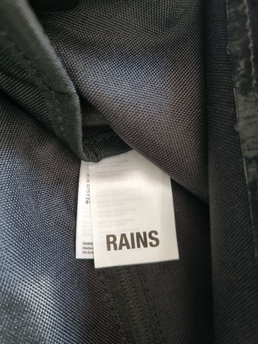 Zaini: Schwarzer Rains Rucksack, neuwertig – Usato da Laupen BE venduto da Bombers 6