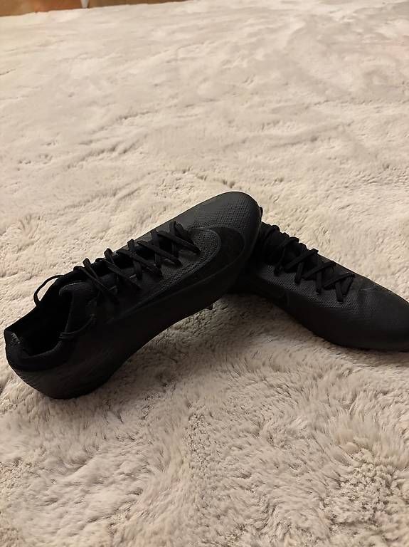 Nike Scarpe da uomo: Schwarze Nike Fussballschuhe – Usato da Lenk im Simmental venduto da niczbaeren 1
