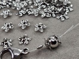 100x 6mm 304 Edelstahl Kugeln Blume zwischen Perlen Kappe