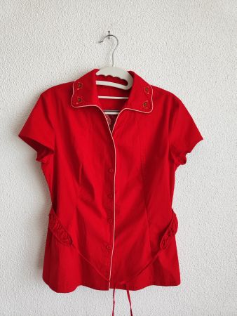 Damen Bluse, rot, Rücken blumenbestickt (Rosenmotiv)