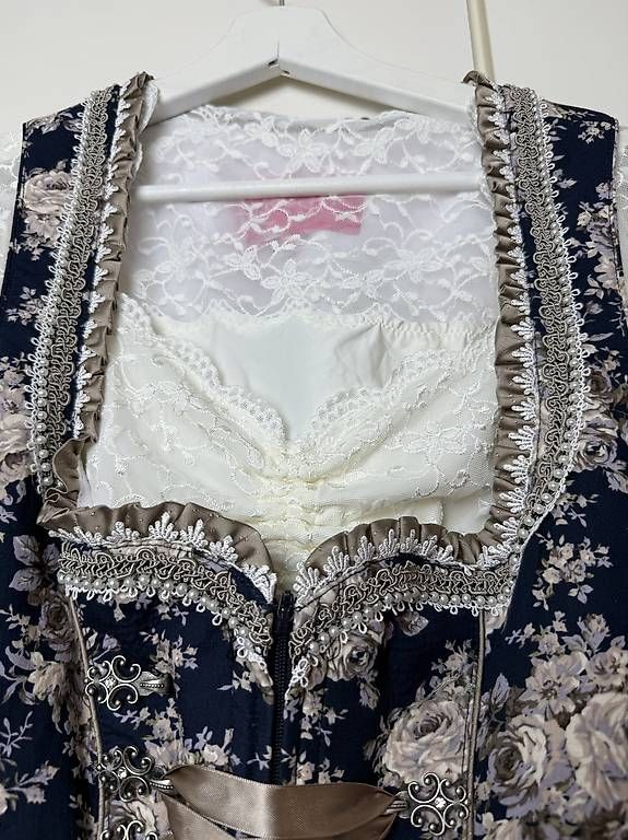 Robes: Krüger dirndl – D'occasion à Reigoldswil par schweizer311 4