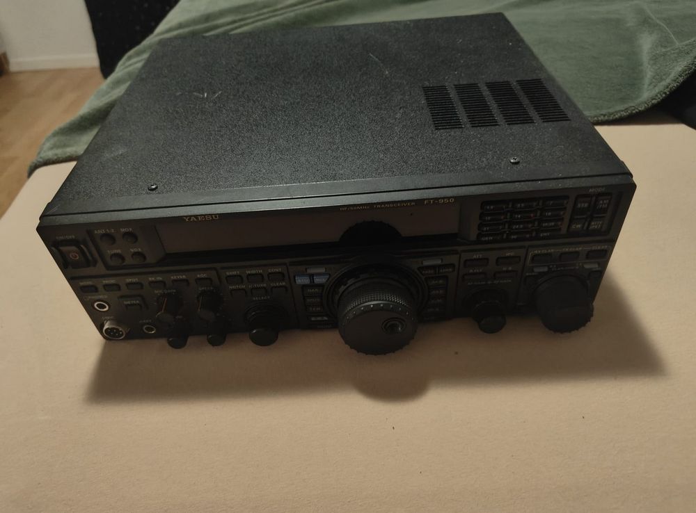 Yaesu Funktechnik: Yaesu FT950 + acc. – Gebraucht aus Olten von Hb9ocr 3