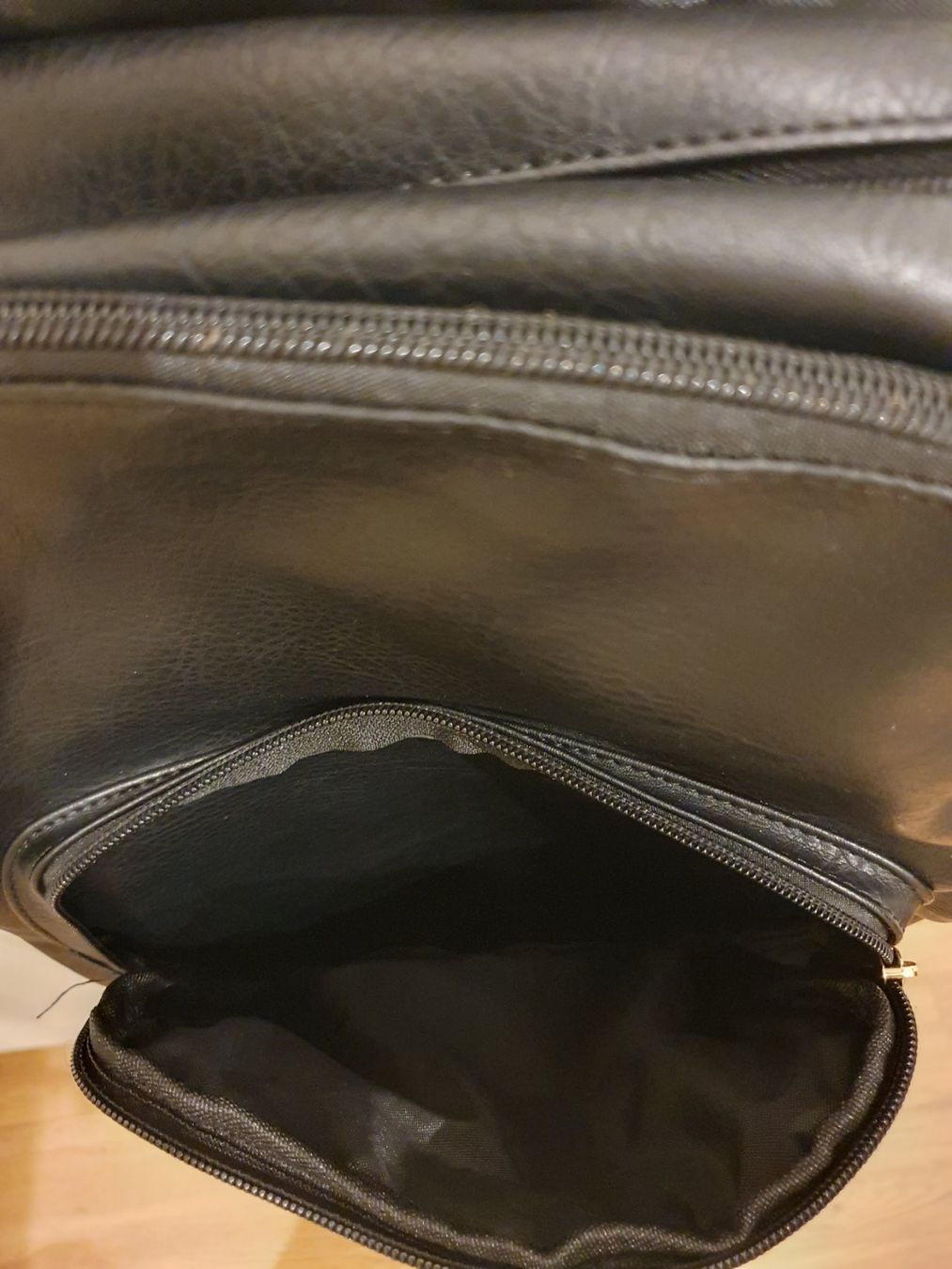 Rucksäcke: Kunstleder Rucksack schwarz, neuwertig – Neu (gemäss Beschreibung) aus Heinrichswil von sabi2809 2