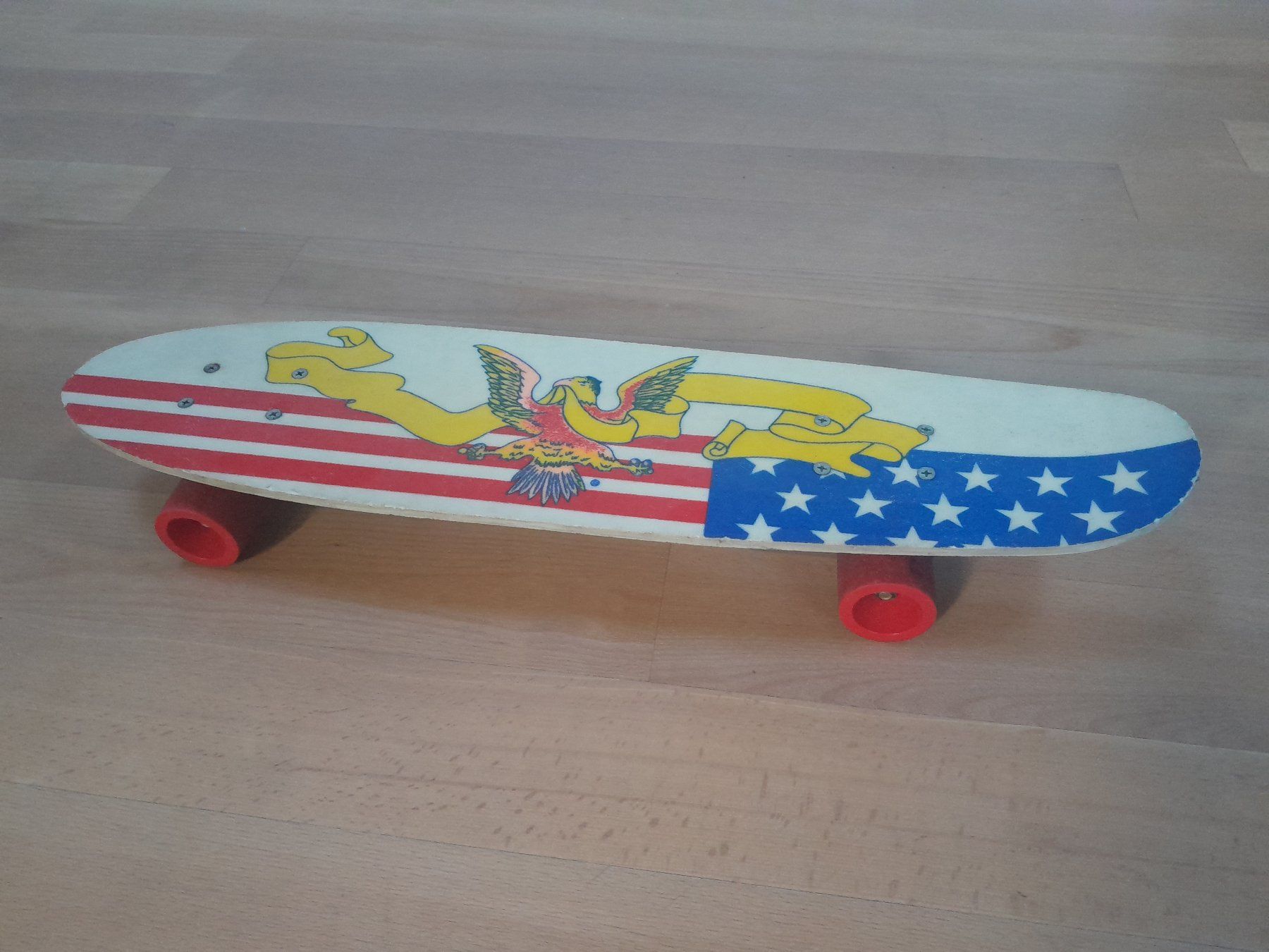 Skateboards: Vintage Skateboard – Usato da Zürich venduto da raphahello