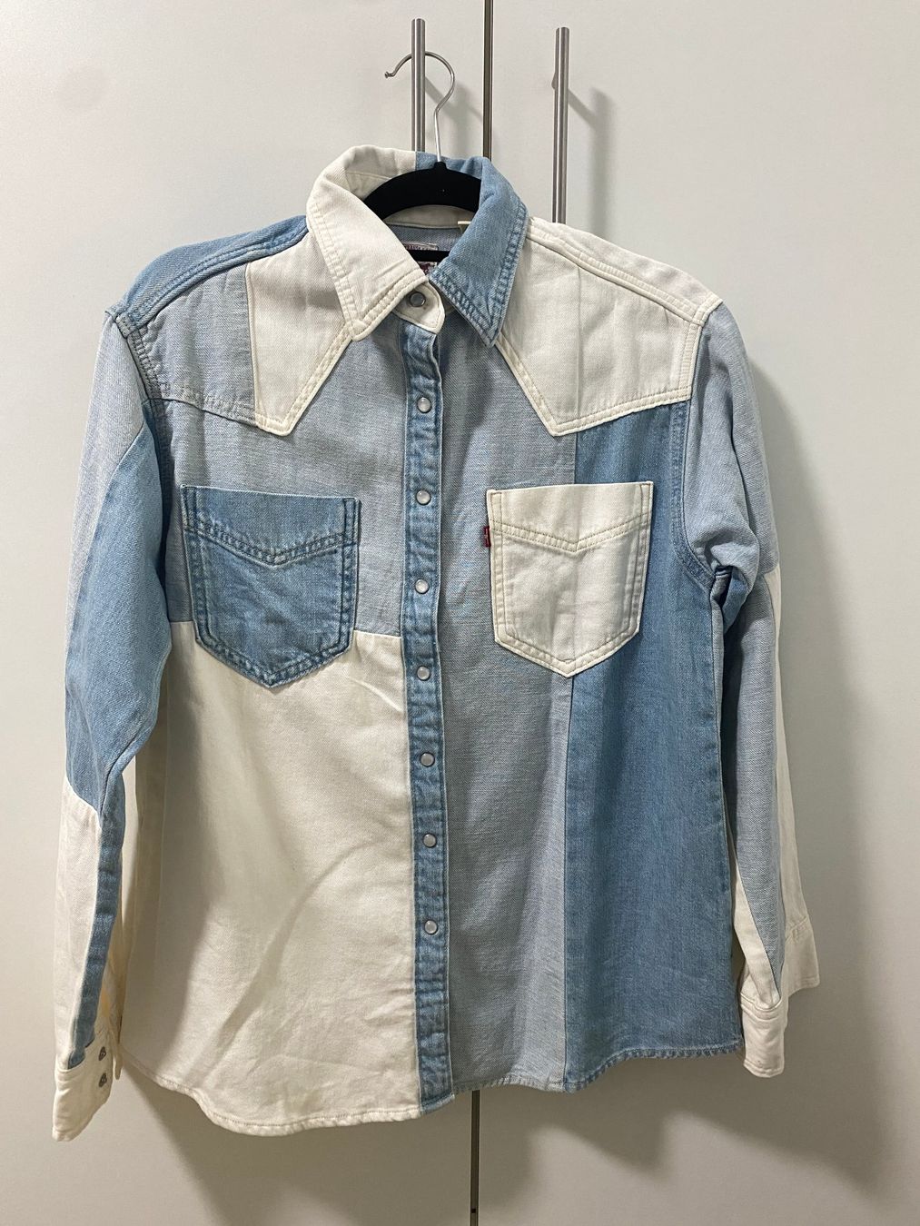 Levi's Chemisiers: Levi's multicolor jeans shirt – D'occasion à Vogorno par dlwlsns