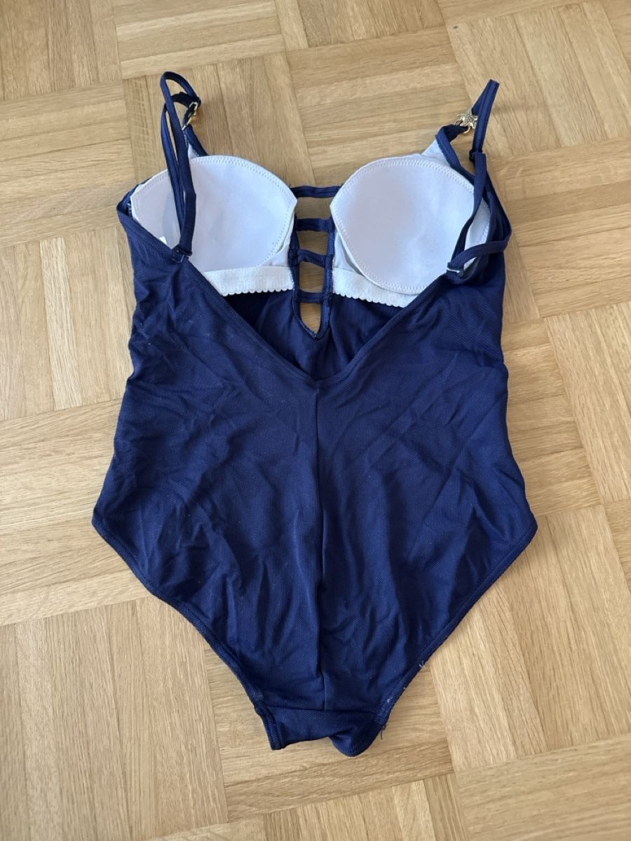 Costumi da bagno & Bikini: Badeanzug dunkelblau Gr. S / 36 – Usato da  venduto da  3