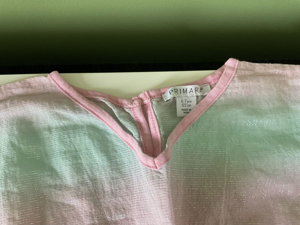 Blouses, T-shirts & Tops: Hübsche Regenbogen Bluse  Gr. 122 – Neuf (Voir description) à Pfäffikon ZH par Ben0707 1