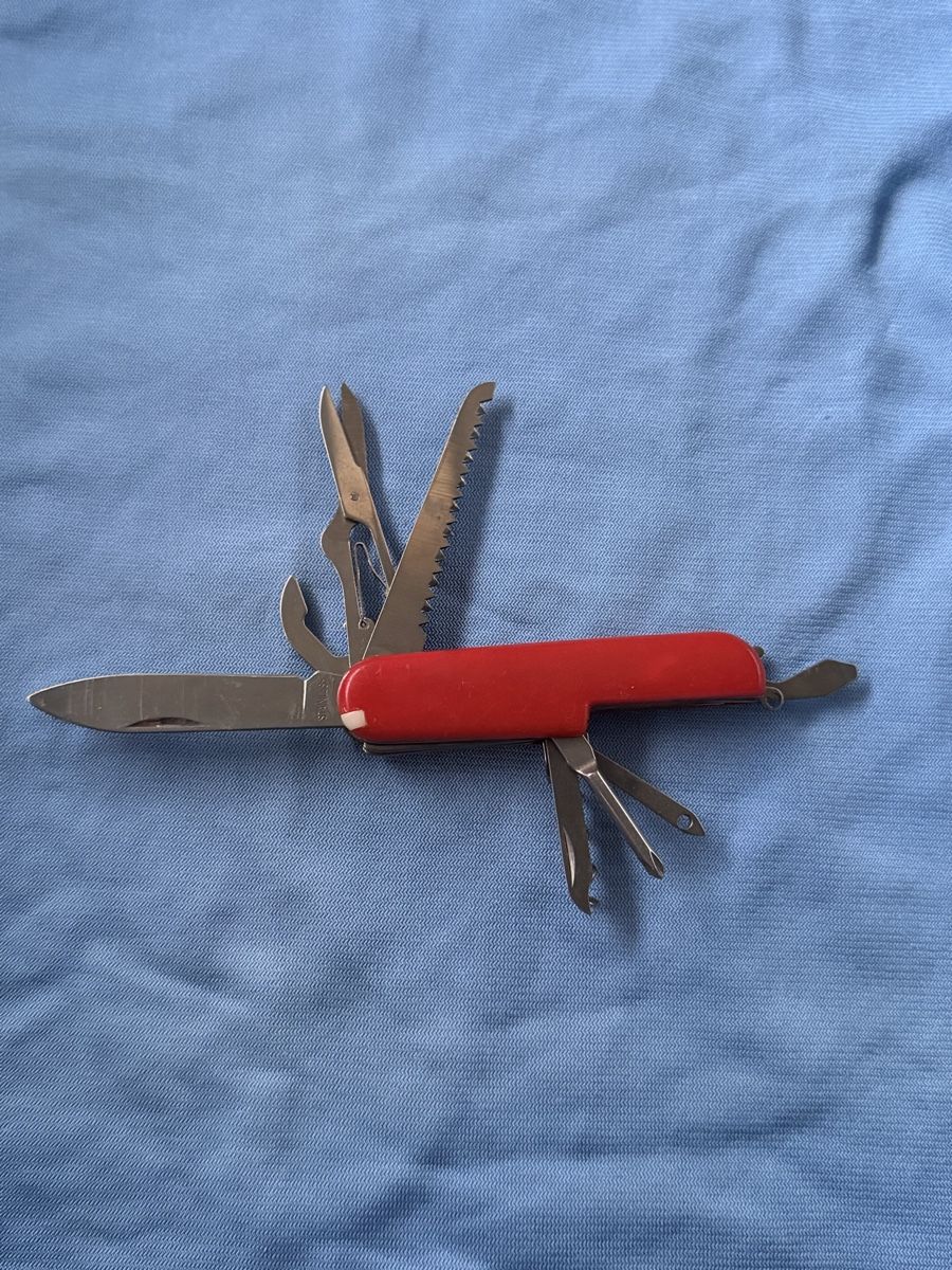Coltelli tascabile: Couteau suisse multifonction rouge état d'usage correct – Usato da Onex venduto da mou_x2gr 1
