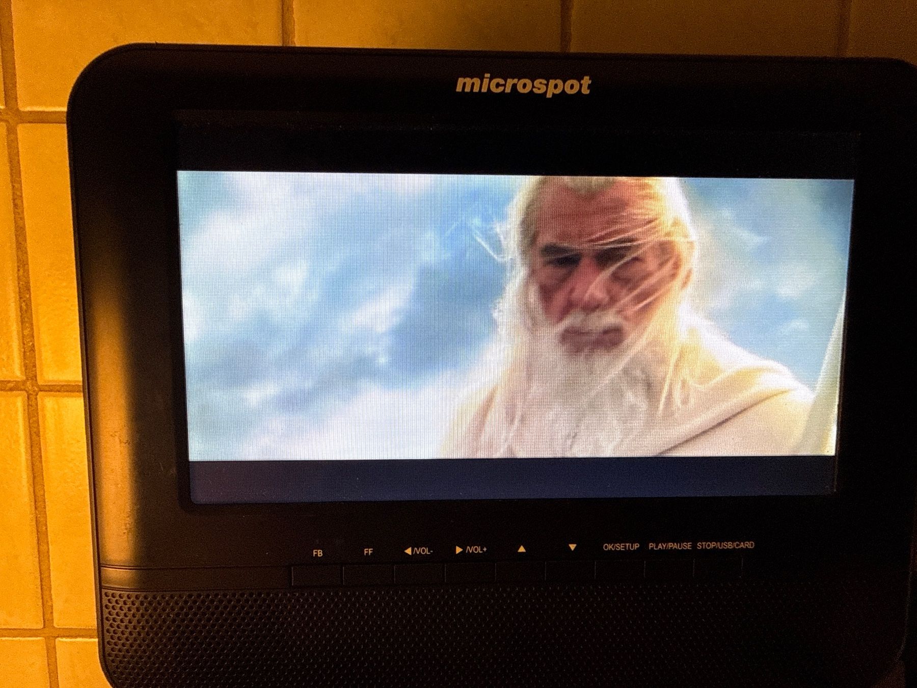 Microspot Tragbarer Mediaplayer: Lecteur DVD portable + 10 Films – Gebraucht aus St imier von sav_bjf9 1