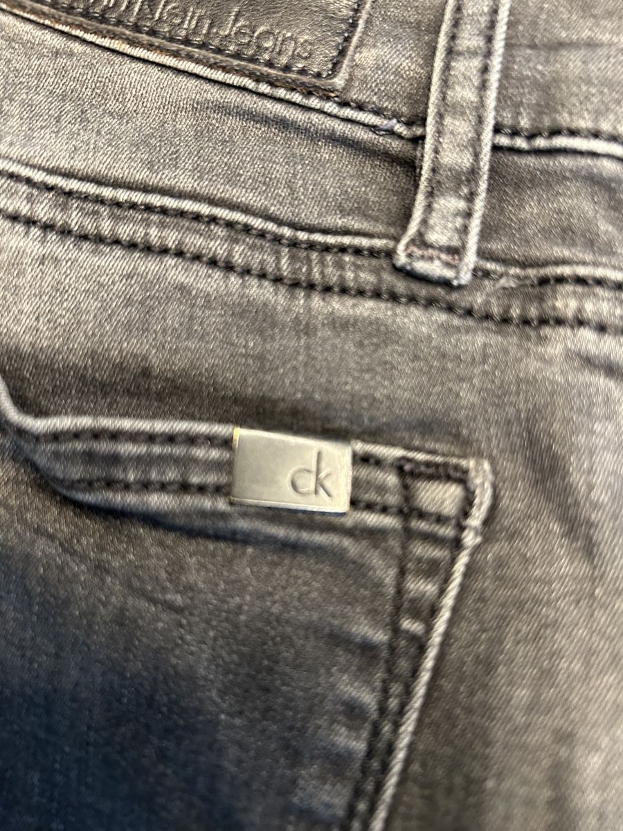 Calvin Klein Jeans: Calvin Klein Jeans, schwarz, Gr. 28/30 – Usato da Gümligen venduto da Pygmalion 5
