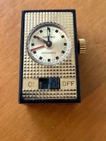 Nepro Minisonic Reisewecker um 1960, im Lederetui, Vintage