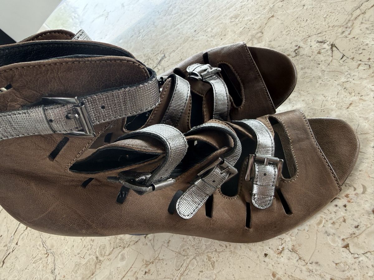 Scarpe da donna: SURFACE TO AIR Sandalen 40 – Usato da Lugnorre venduto da jettsett 3