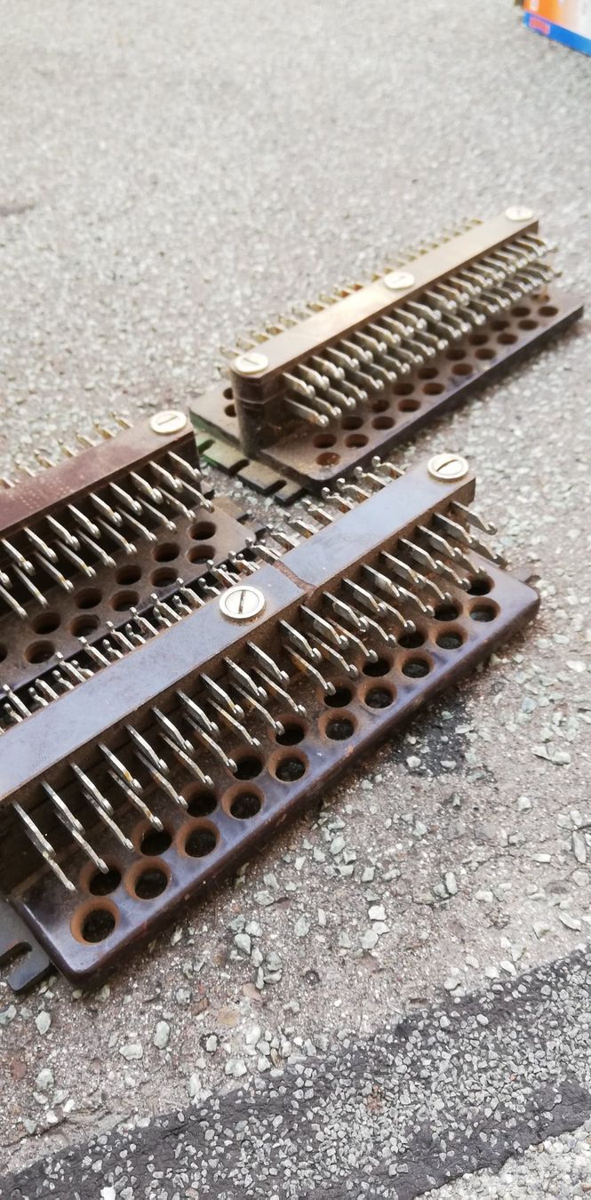 Componenti elettronici: 3 alte Lötleisten ab 1Fr. – Usato da Thun venduto da Matthias72 2